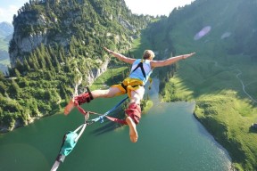 开云官网-楚阿梅尼一剑封喉，多特蒙德险胜背后的战术博弈与意志较量