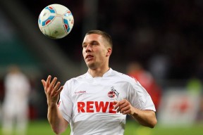 开云下载-季后赛抢七之夜，萨内彻底打爆防线，当个人英雄主义撕碎集体铁律