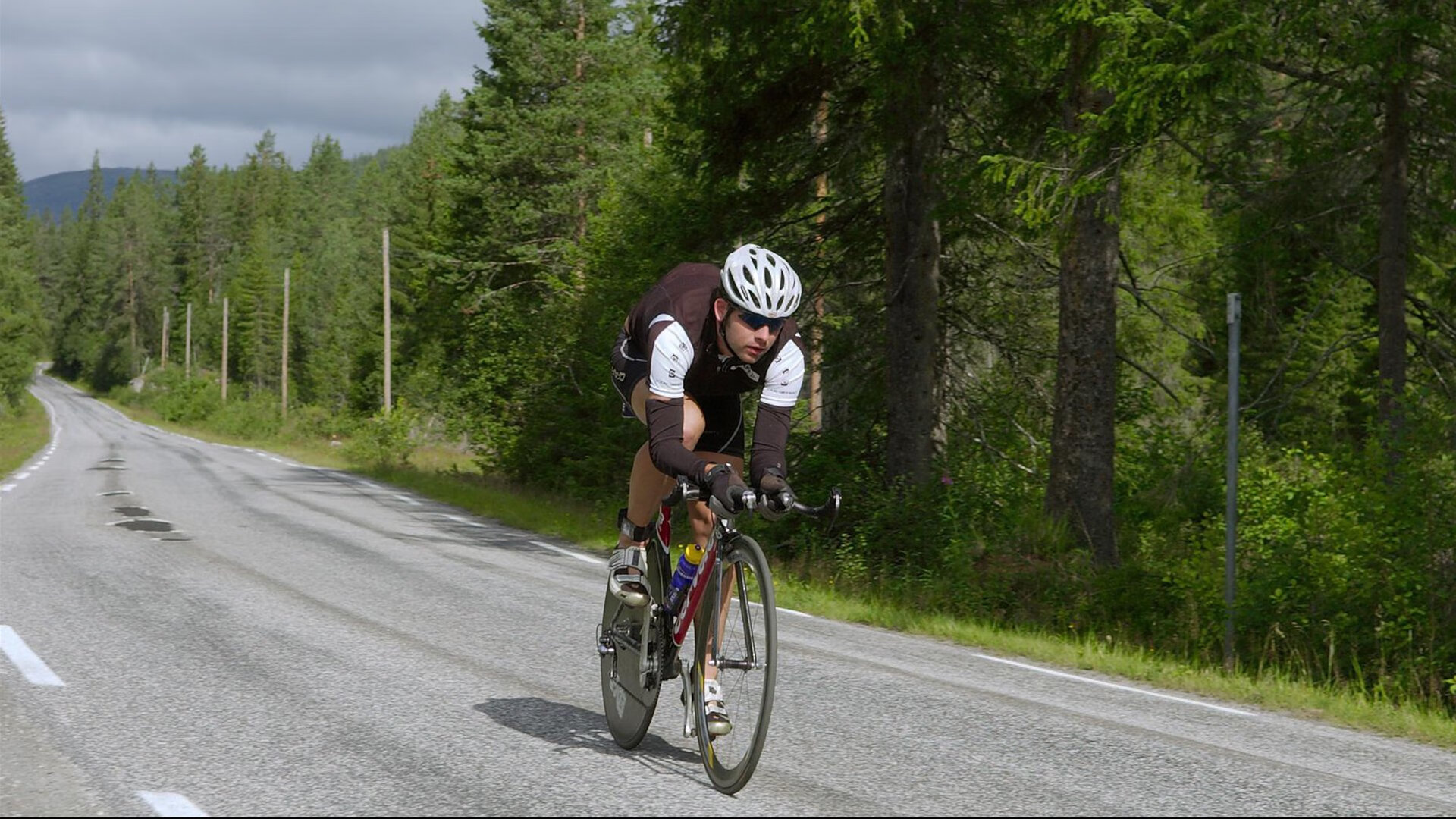 乌拉圭掀翻芬兰，足球小国的逆袭与内马尔的英超争冠启示录