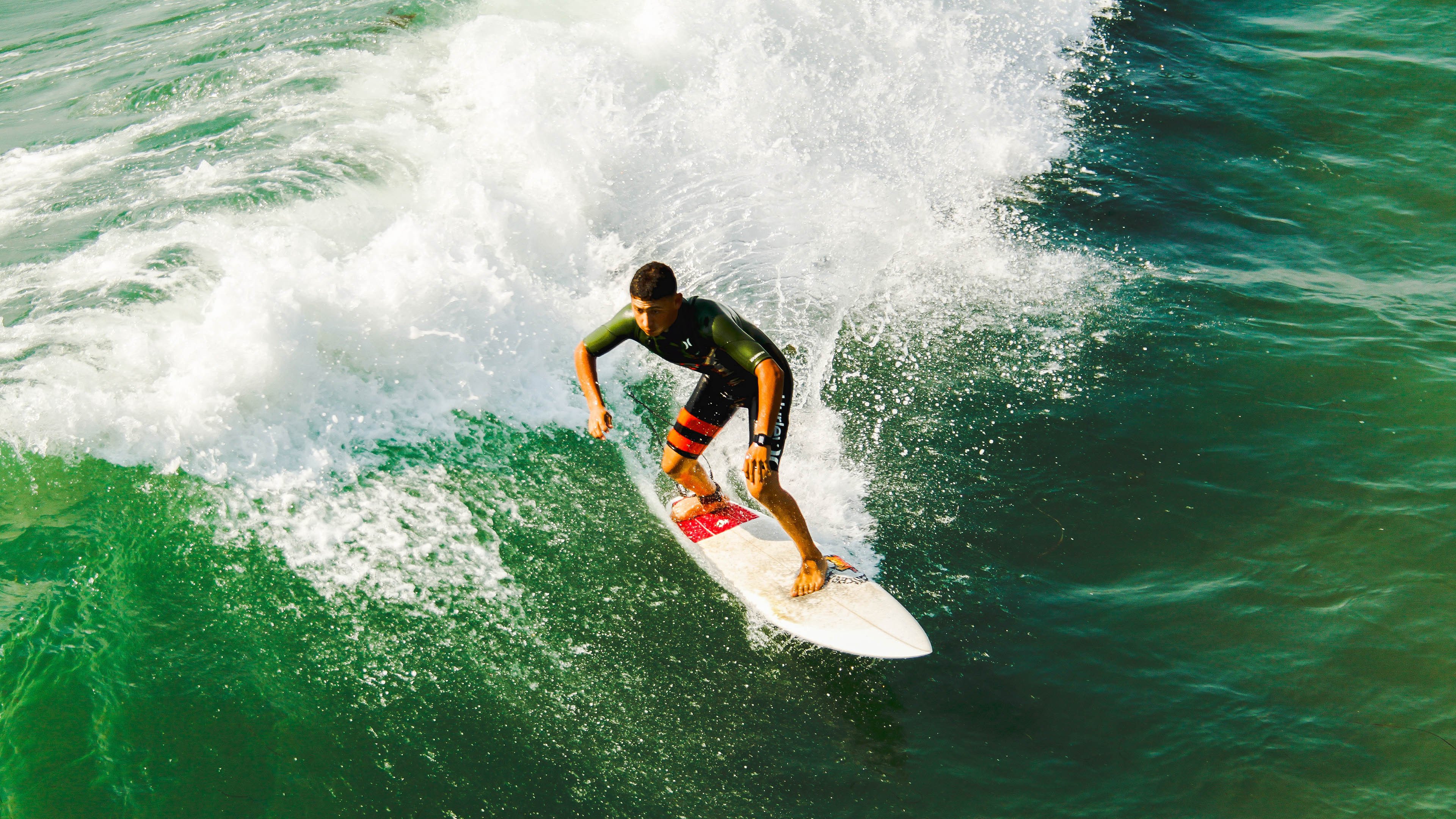 中国决胜局带走阿森纳，姆巴佩统治全场，一场足球与未来的超维对话